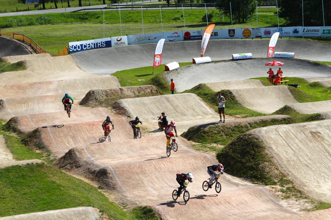 Holiday Complex Avoti Valmiera Luaran gambar